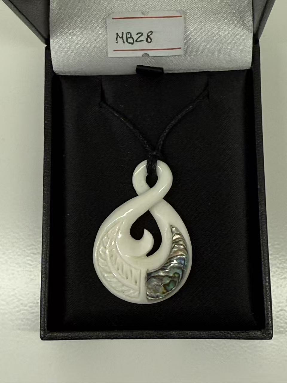 Dale Aquar Us Bone Pendant Twist W/Paua 40mm