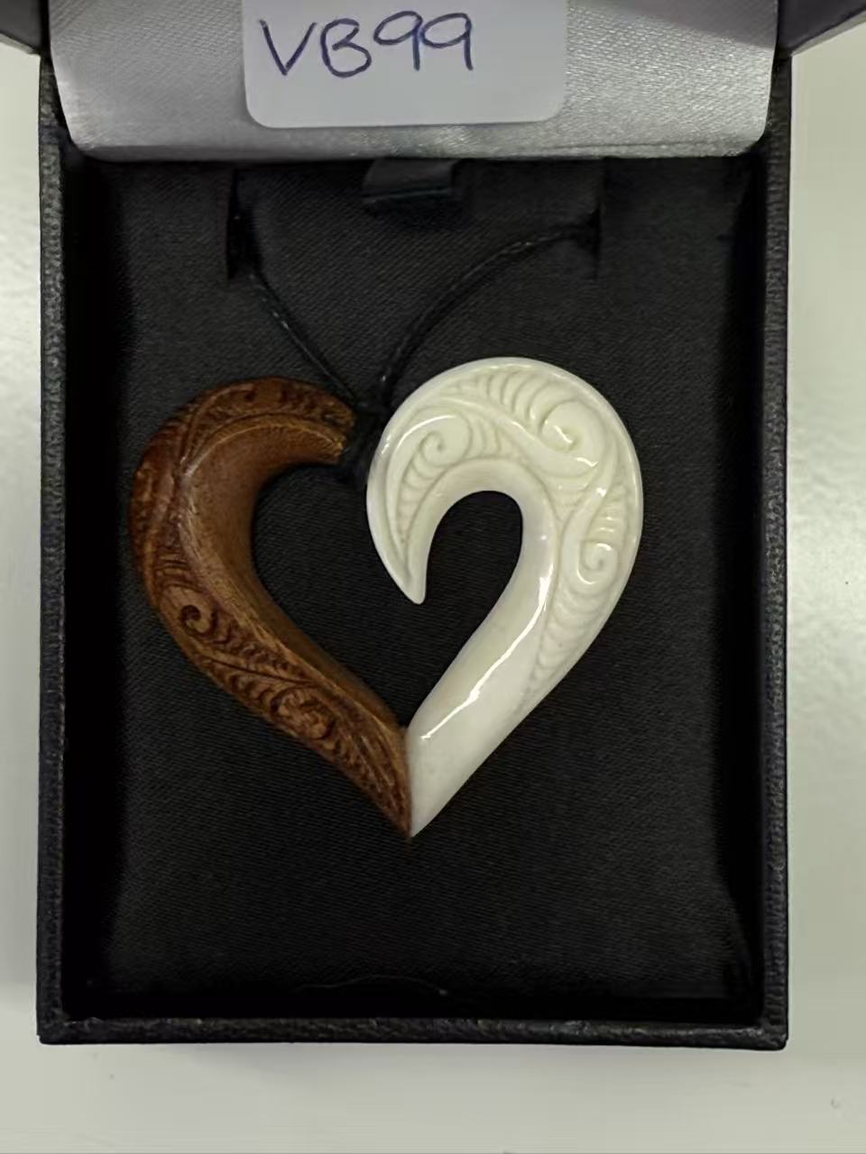Dale Aquar Us Wood/Bone Heart 40mm Boxed