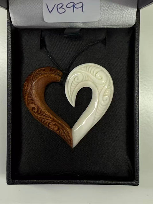 Dale Aquar Us Wood/Bone Heart 40mm Boxed